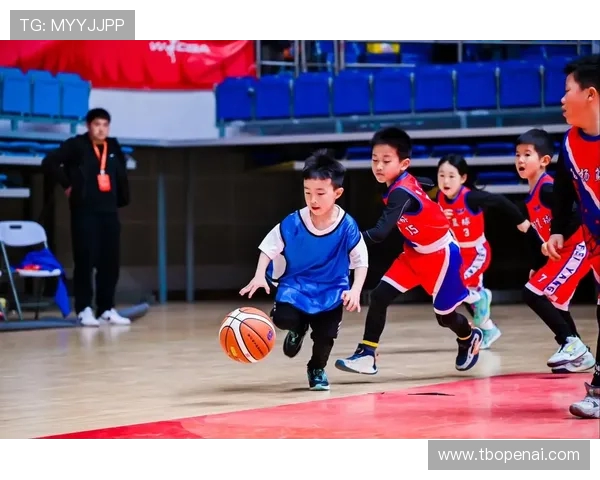 赛后复盘：成都篮球队与杭州篮球队默契配合的精彩瞬间分析